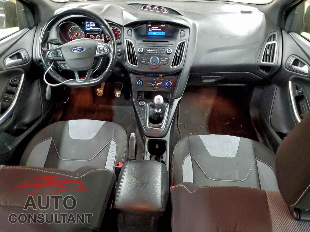 FORD FOCUS 2017 - 1FADP3L98HL322412