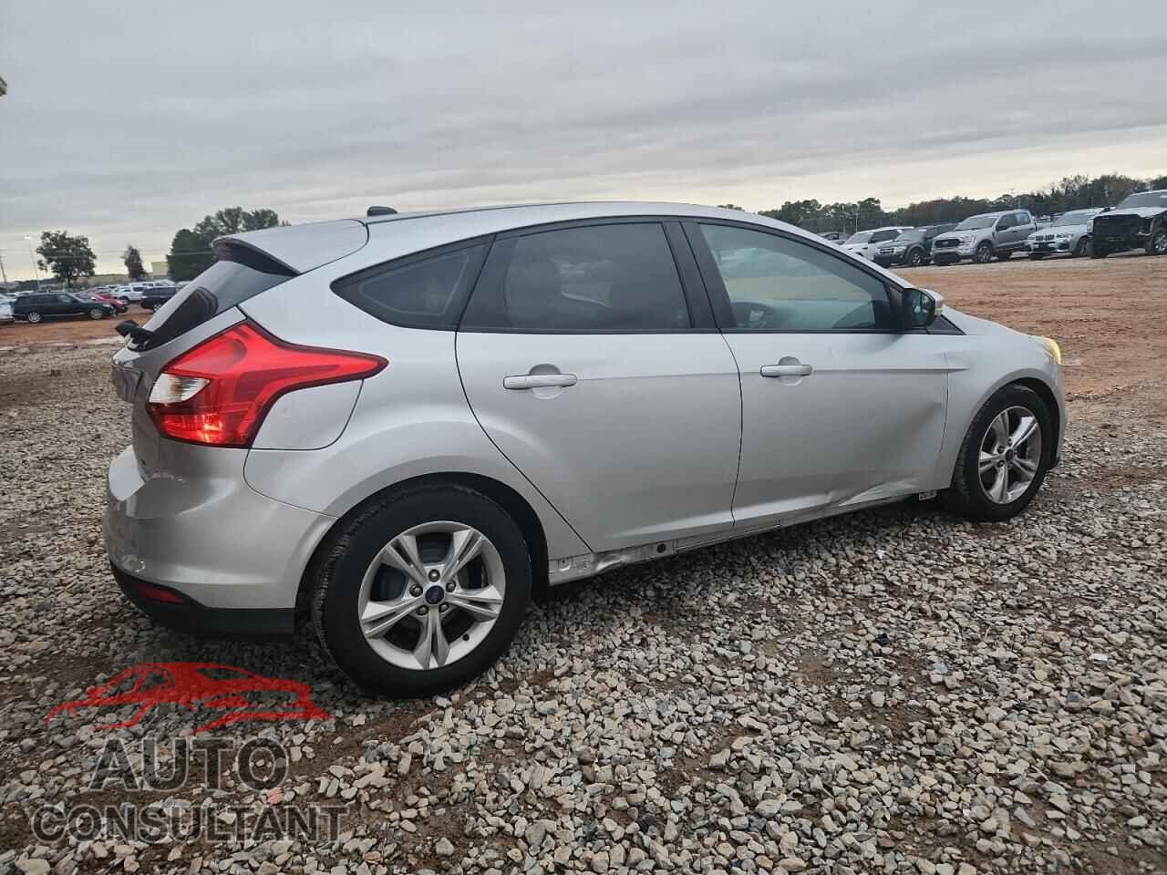 FORD FOCUS 2014 - 1FADP3K2XEL255666