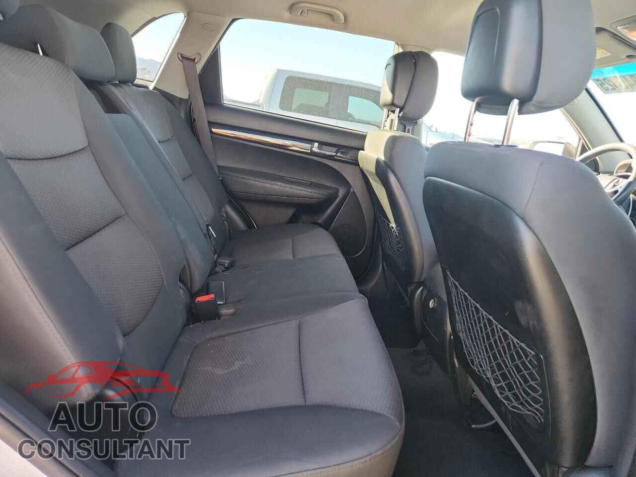 KIA SORENTO 2013 - 5XYKT4A65DG324698