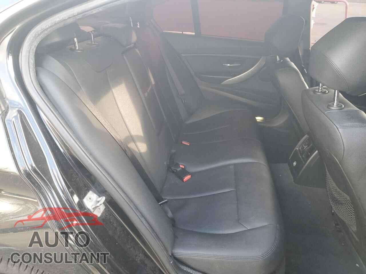 BMW 3 SERIES 2016 - WBA8E1G54GNU10032