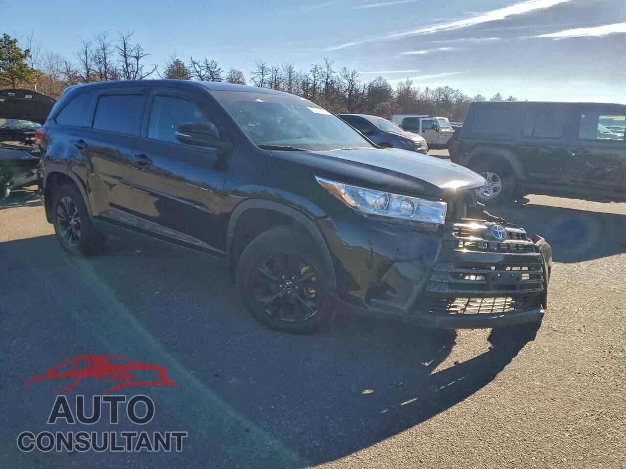 TOYOTA HIGHLANDER 2019 - 5TDBZRFH0KS951122