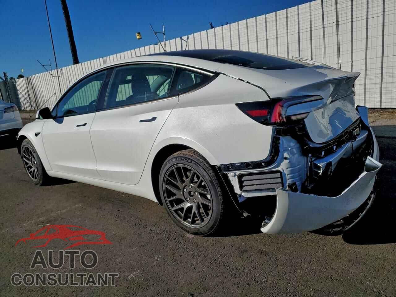 TESLA MODEL 3 2025 - 5YJ3E1EA3SF966028
