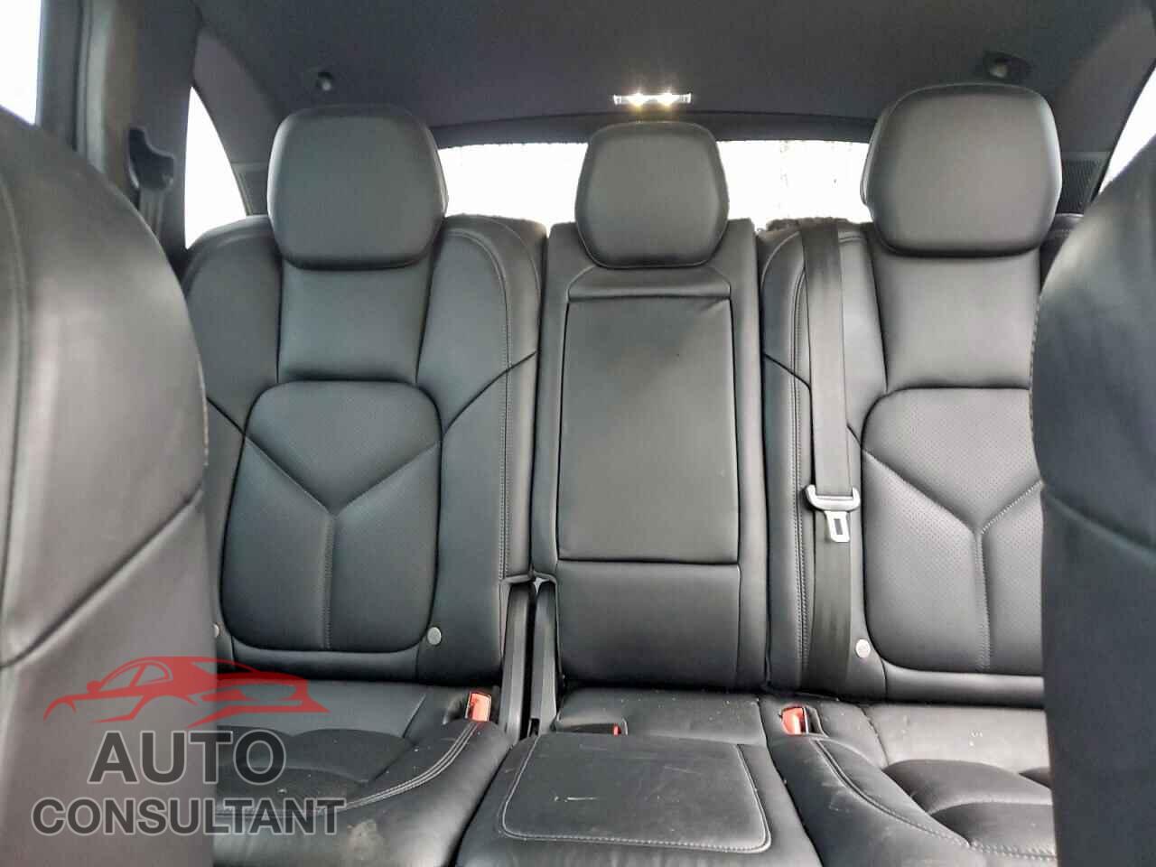 PORSCHE CAYENNE 2015 - WP1AF2A20FLA31401