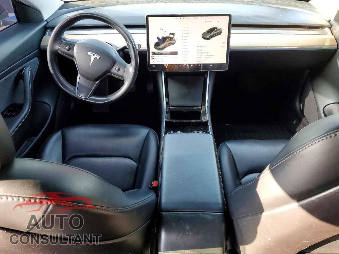 TESLA MODEL 3 2018 - 5YJ3E1EA5JF157967