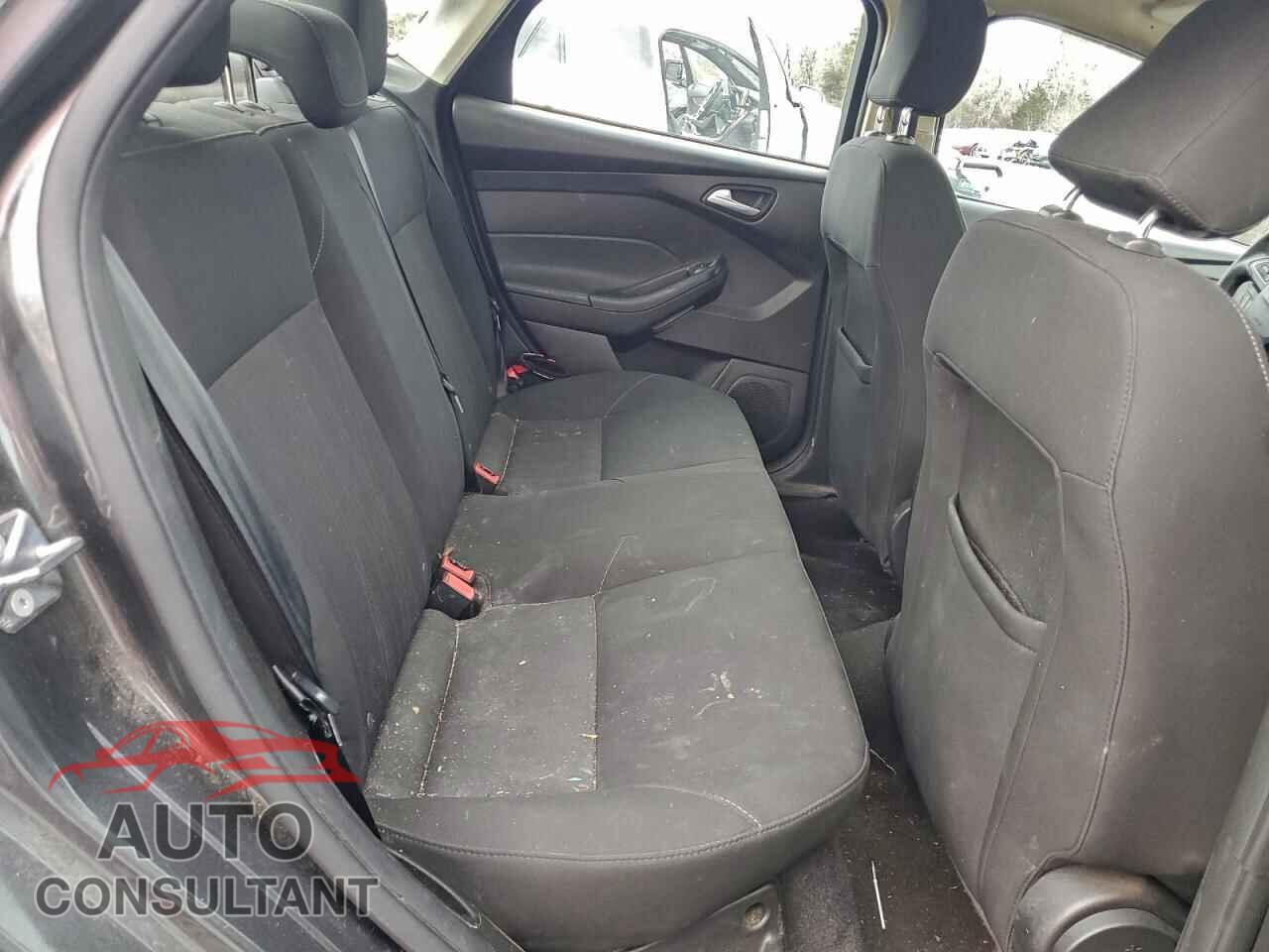 FORD FOCUS 2017 - 1FADP3F21HL322413