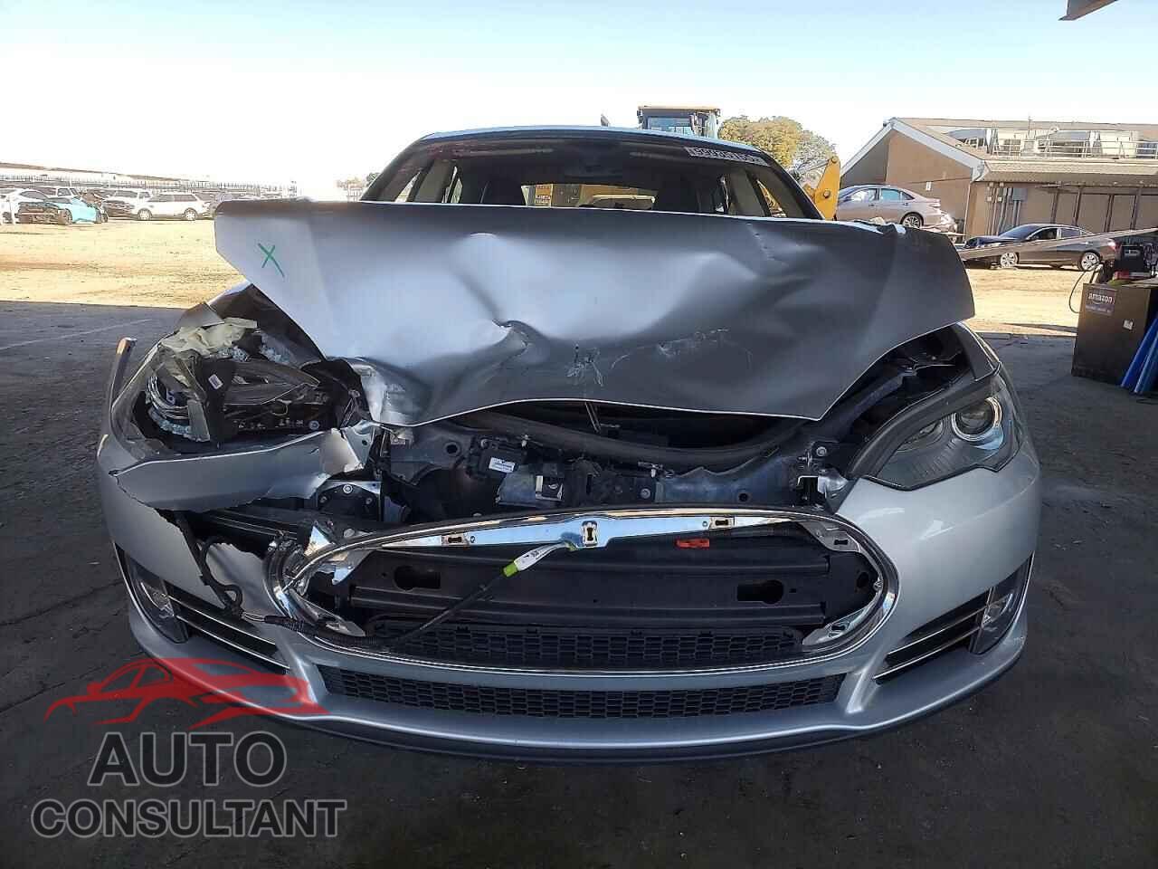 TESLA MODEL S 2013 - 5YJSA1CG3DFP18086
