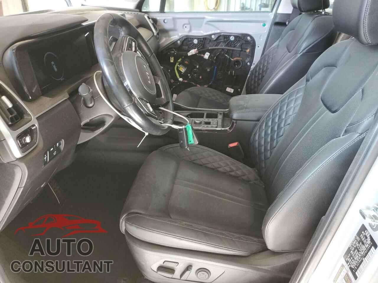 KIA SORENTO 2023 - 5XYRKDLF5PG213913