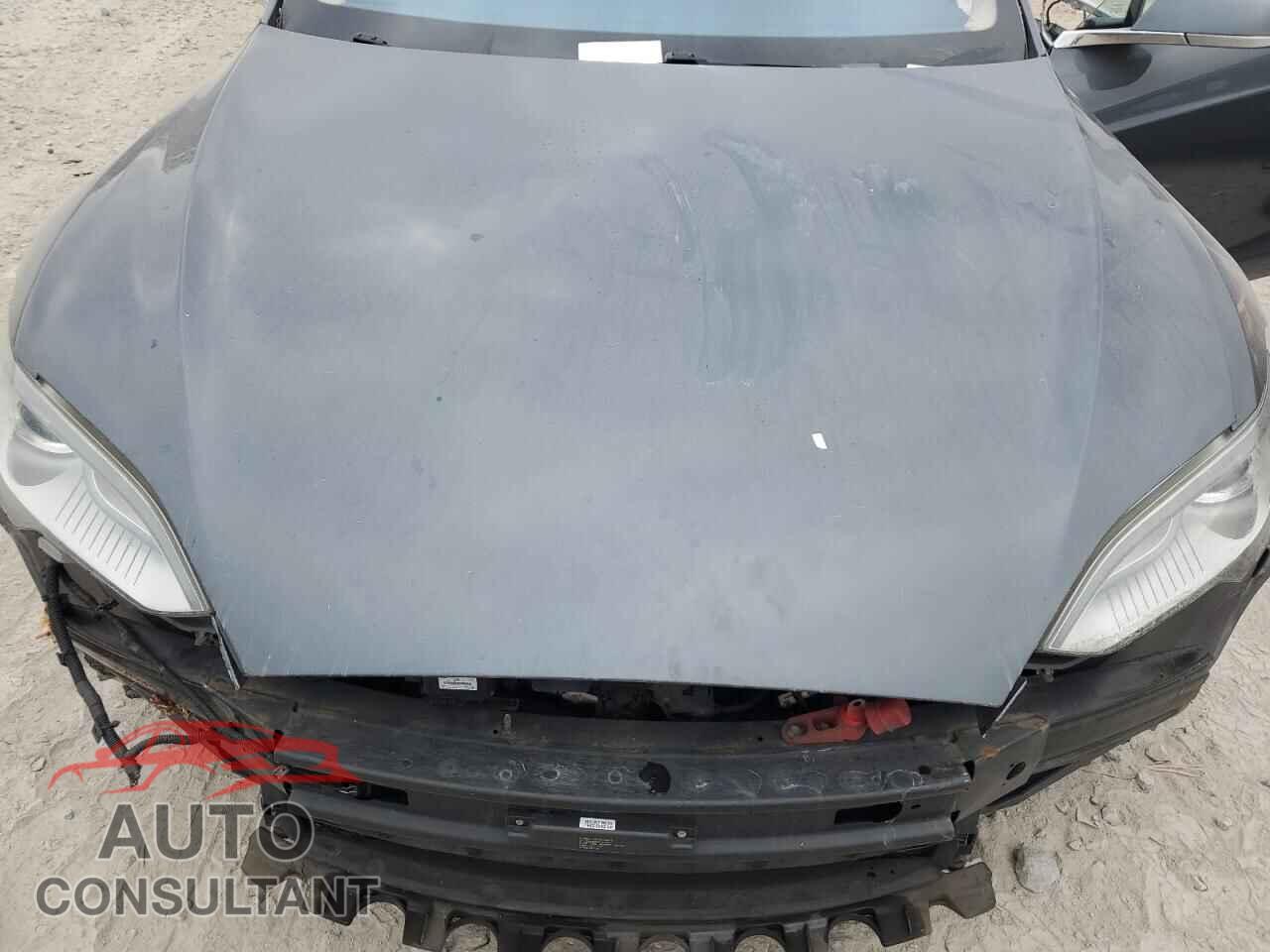 TESLA MODEL S 2013 - 5YJSA1CN8DFP12217