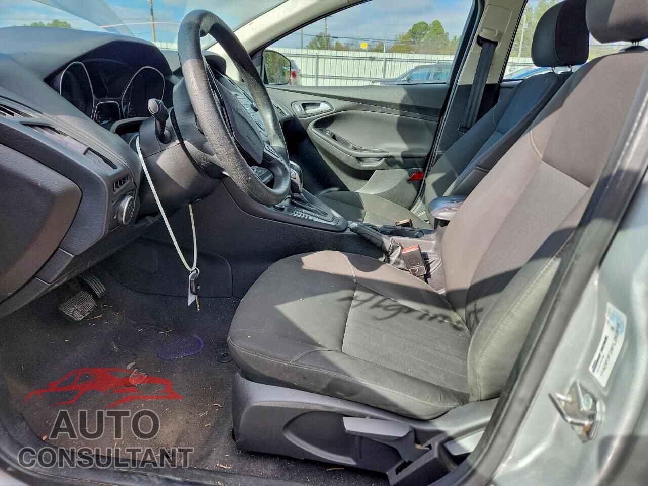 FORD FOCUS 2015 - 1FADP3F28FL282814
