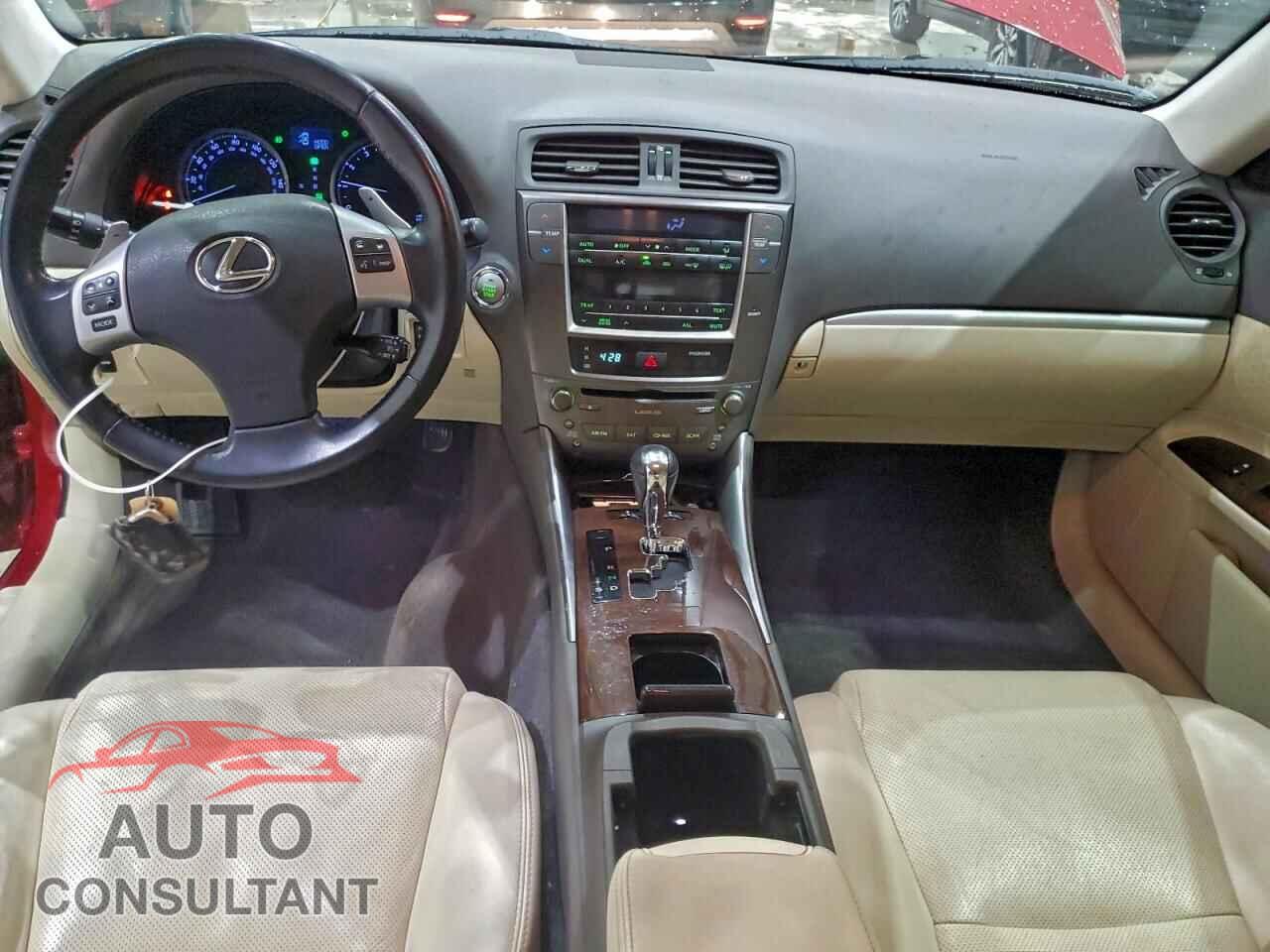 LEXUS IS 2012 - JTHCF5C26C5055547