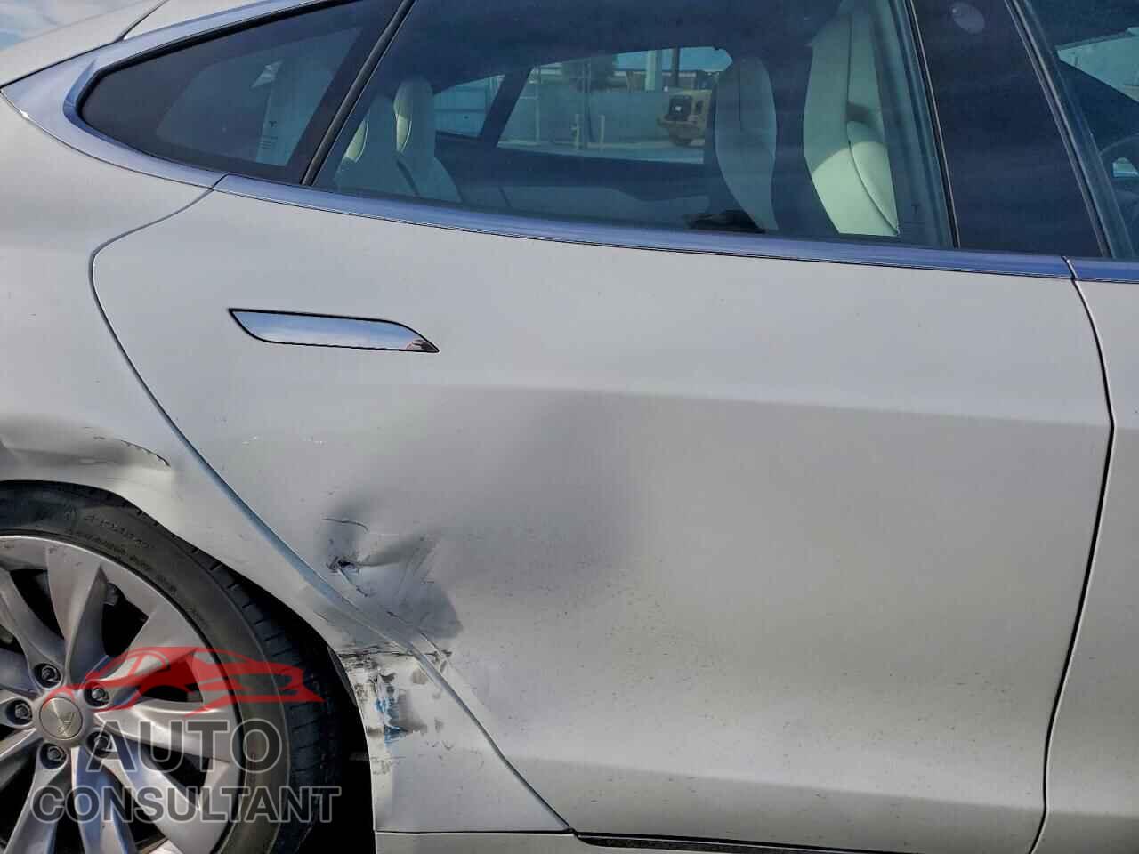 TESLA MODEL S 2018 - 5YJSA1E20JF272766