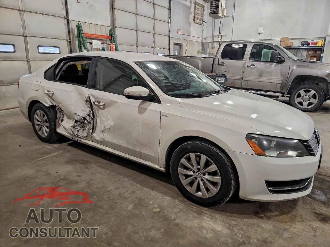 VOLKSWAGEN PASSAT 2014 - 1VWAT7A38EC099697
