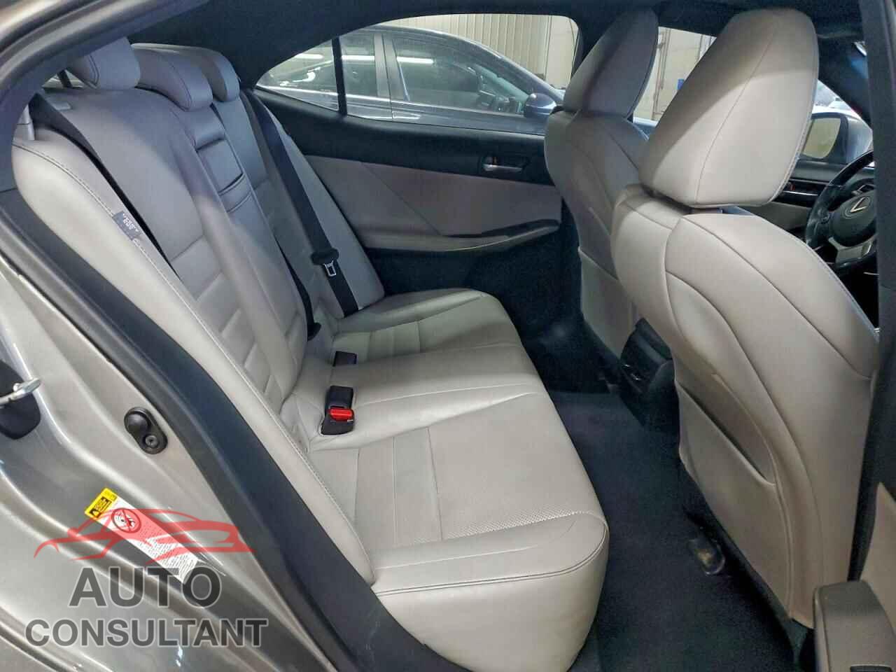 LEXUS IS 2016 - JTHBA1D20G5009039