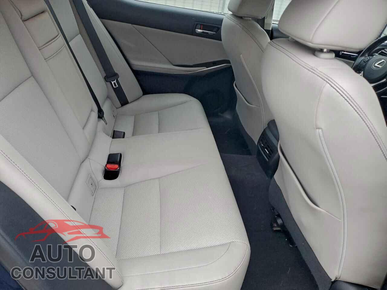 LEXUS IS 2015 - JTHCF1D29F5028855