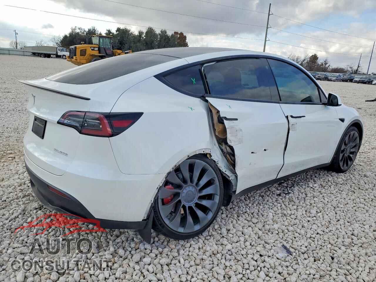 TESLA MODEL Y 2023 - 7SAYGDEFXPF665568