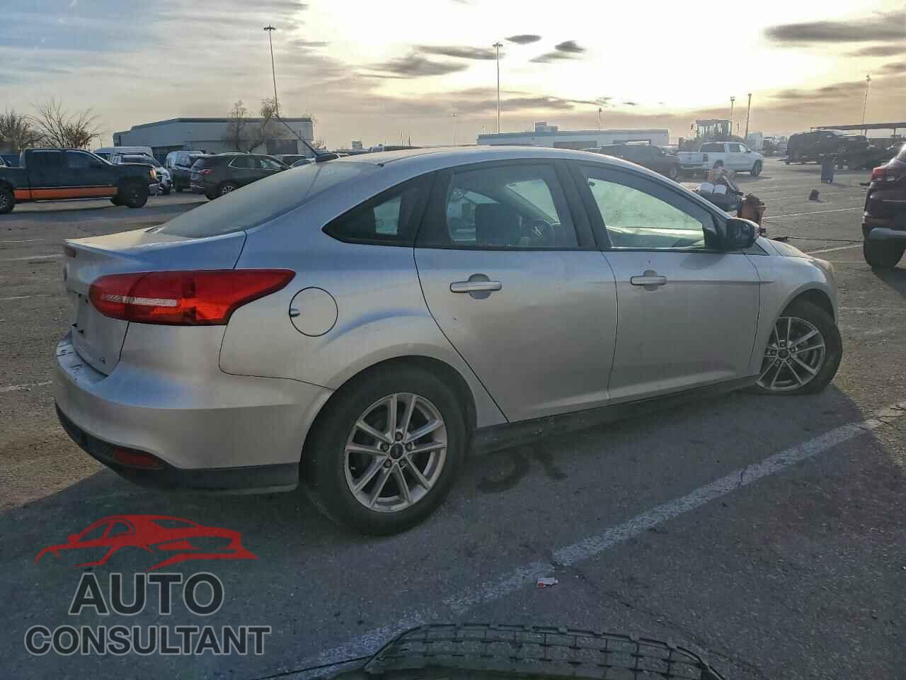 FORD FOCUS 2017 - 1FADP3F23HL219655