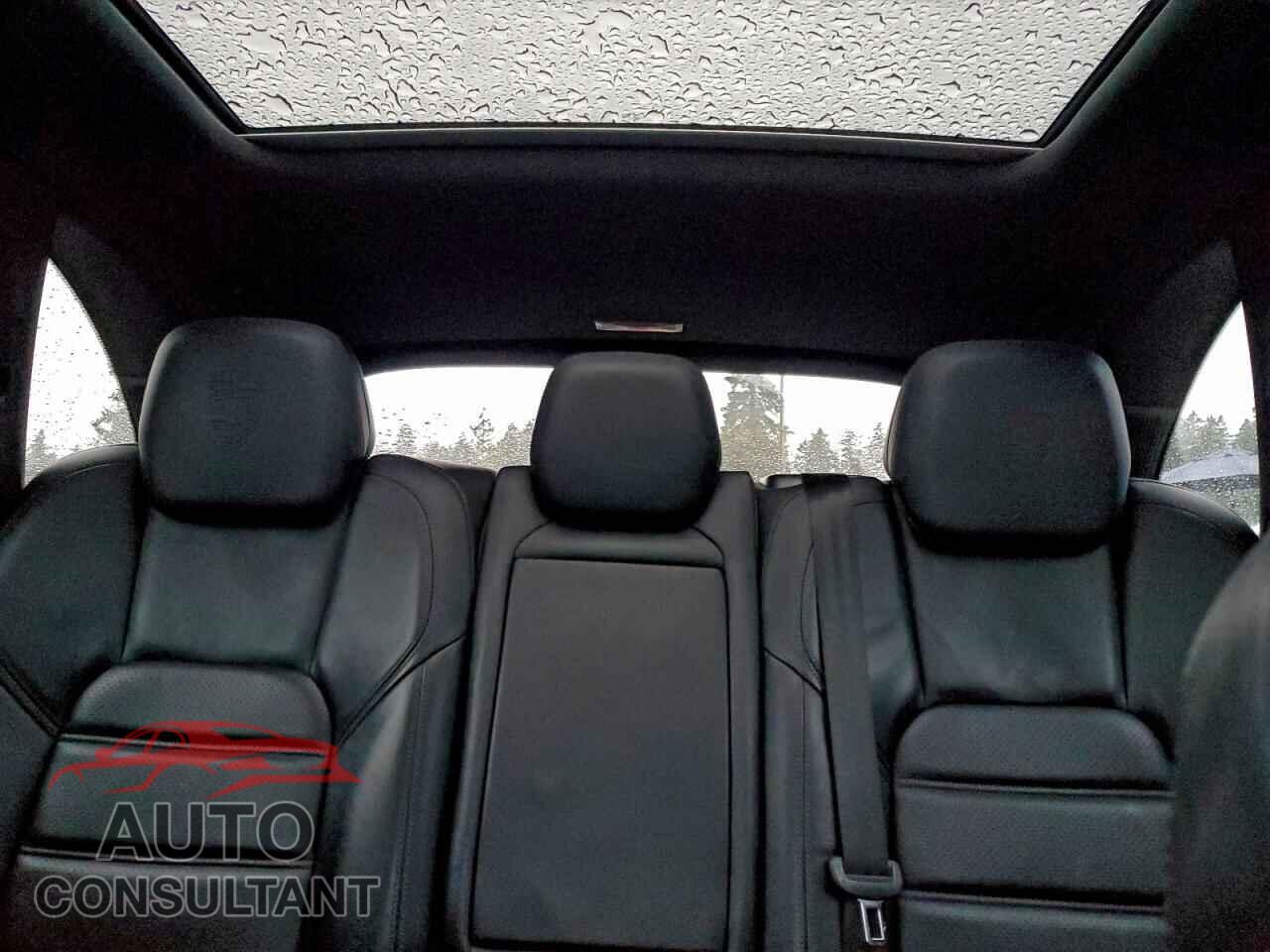 PORSCHE CAYENNE 2017 - WP1AA2A26HKA89875