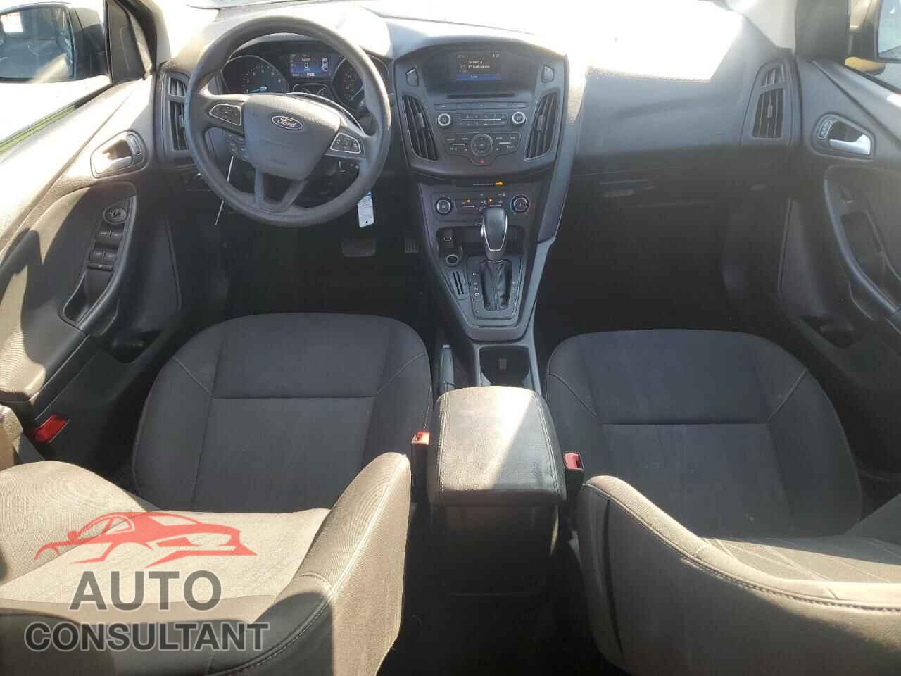 FORD FOCUS 2017 - 1FADP3F26HL280367