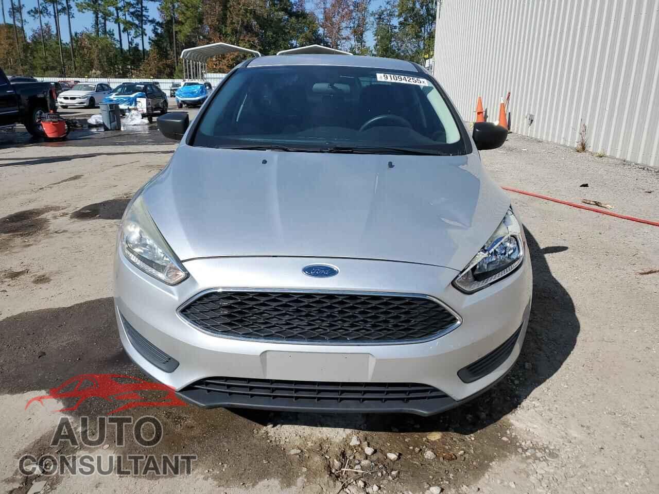 FORD FOCUS 2016 - 1FADP3E24GL304357