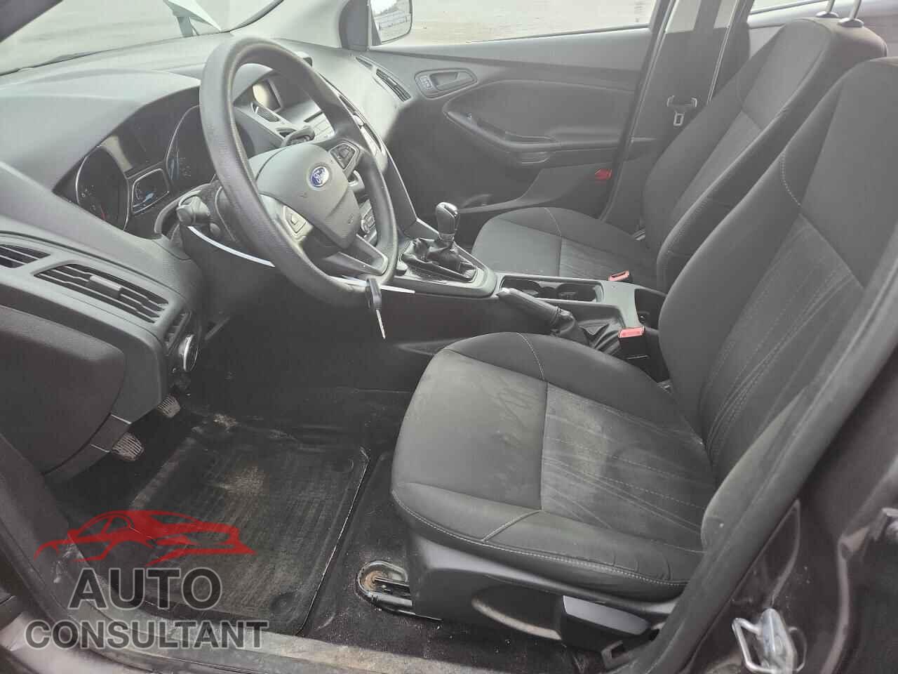 FORD FOCUS 2015 - 1FADP3E25FL386534