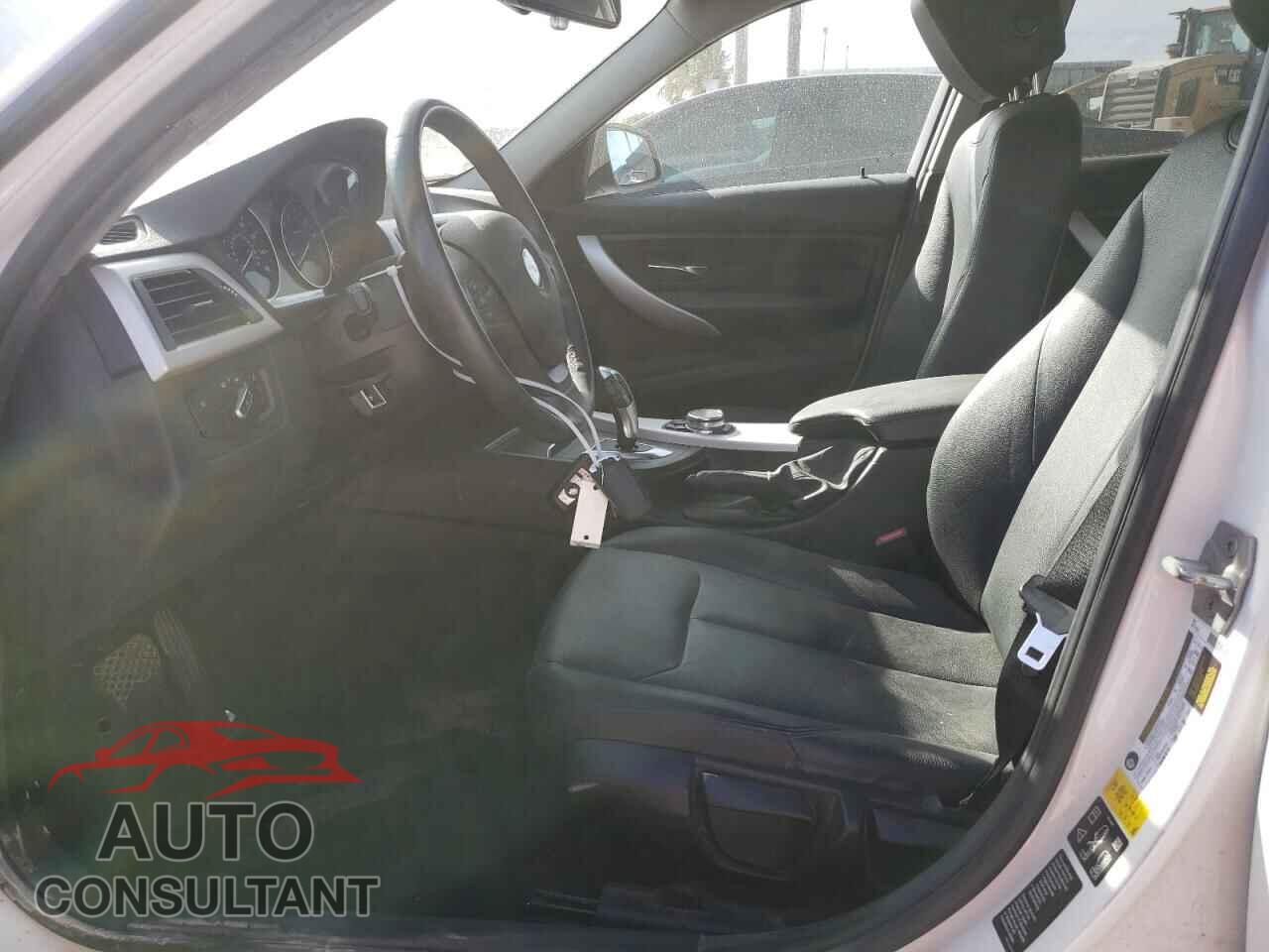 BMW 3 SERIES 2016 - WBA8E5G52GNU20453