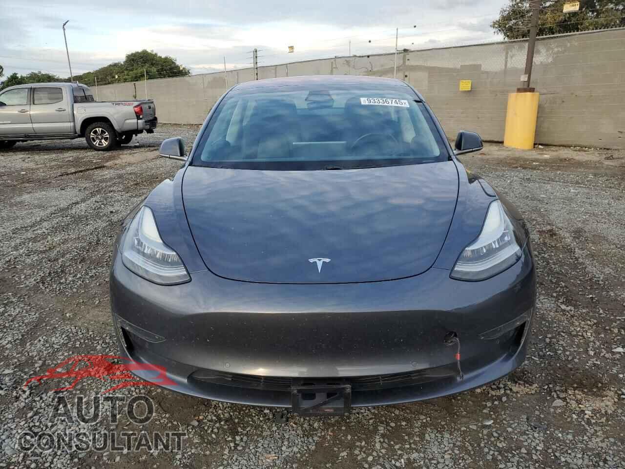 TESLA MODEL 3 2018 - 5YJ3E1EA4JF008529
