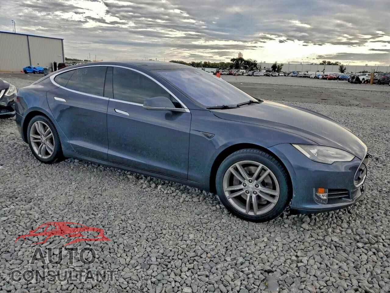 TESLA MODEL S 2015 - 5YJSA1H19FF082832