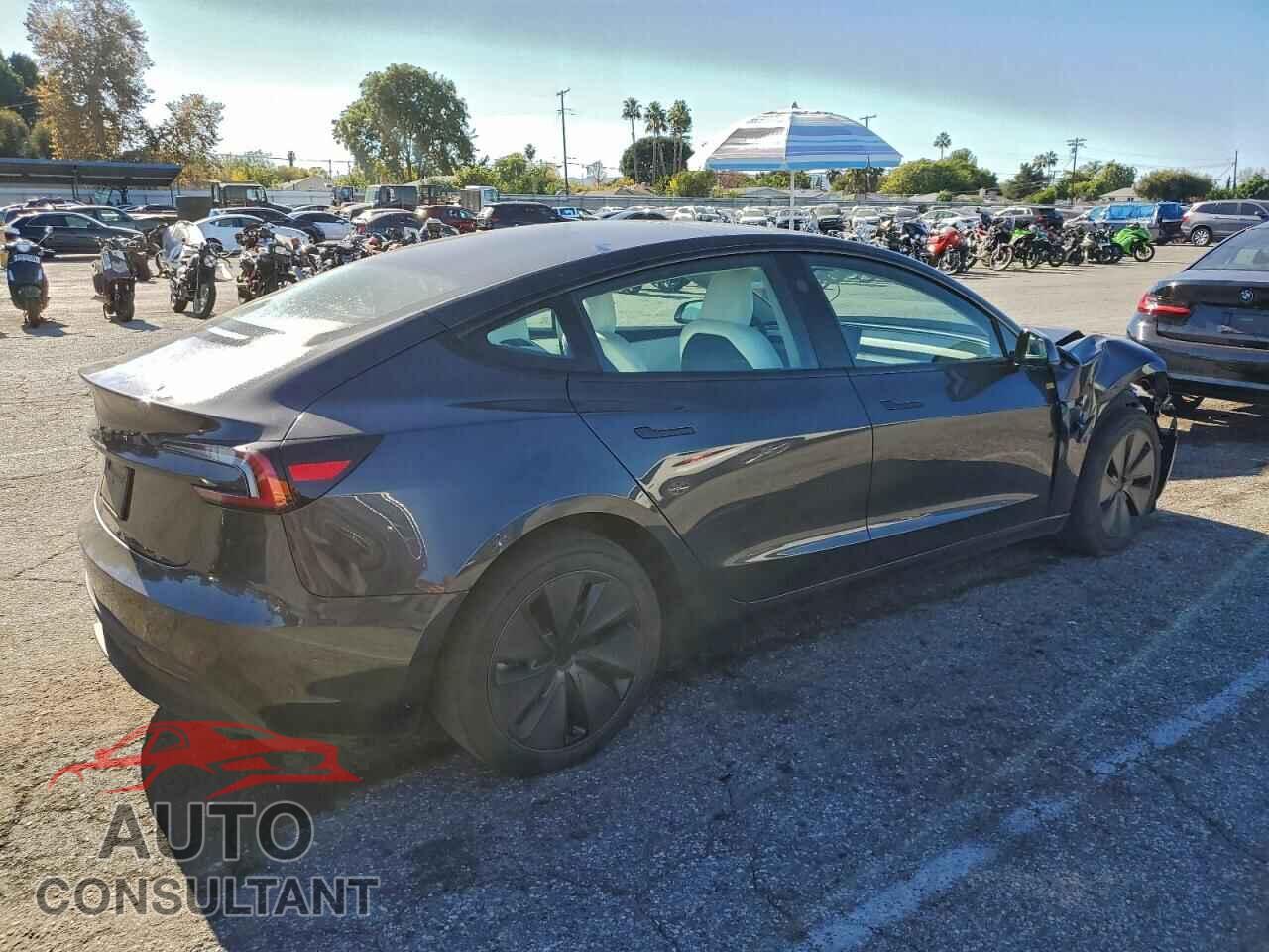 TESLA MODEL 3 2024 - 5YJ3E1EA8RF773609