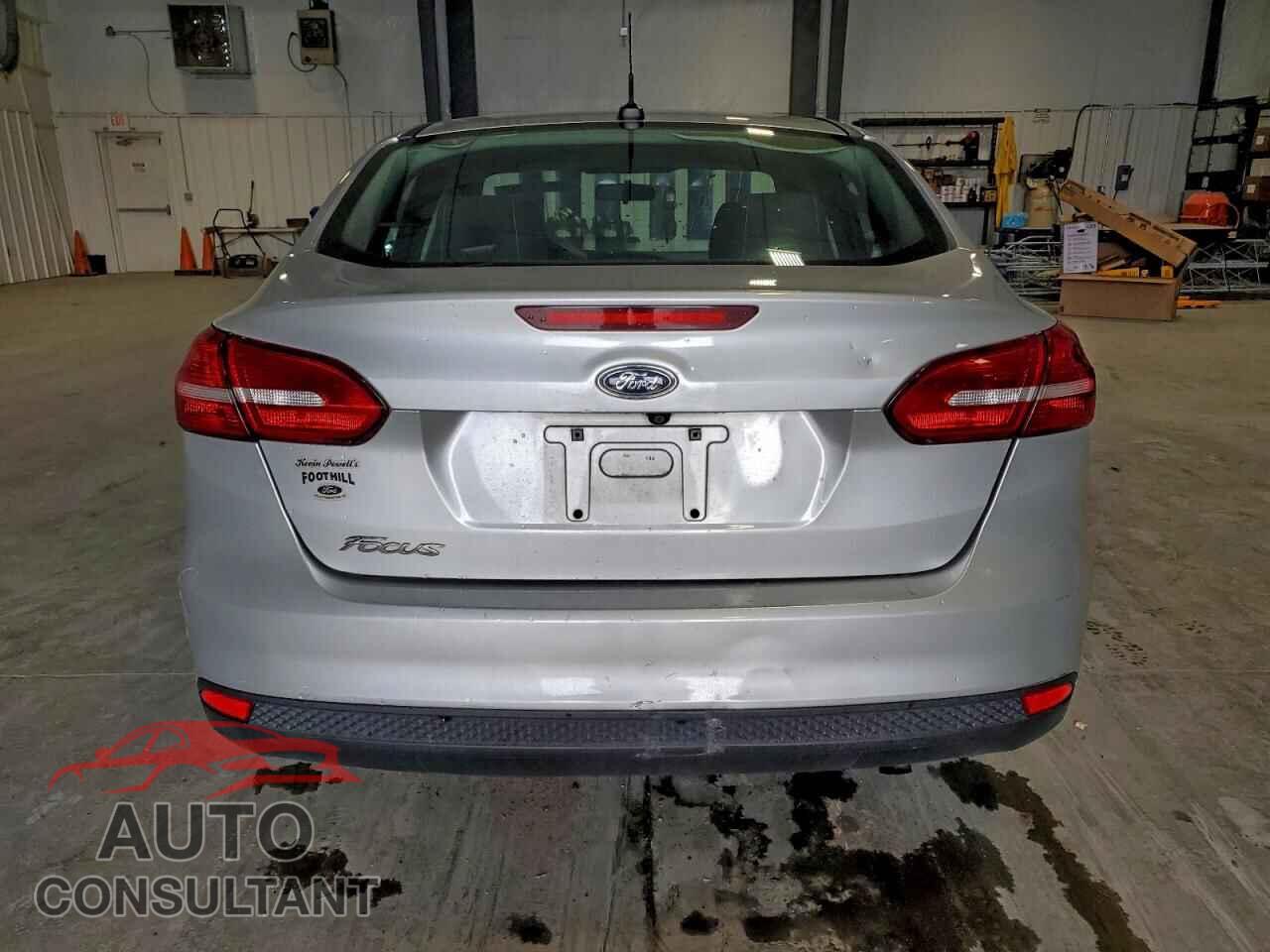 FORD FOCUS 2017 - 1FADP3E27HL327102
