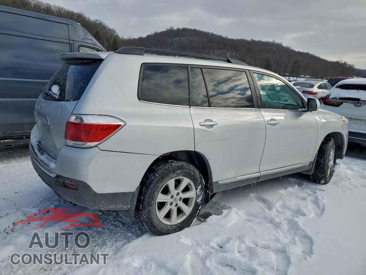 TOYOTA HIGHLANDER 2012 - 5TDBK3EH0CS136102