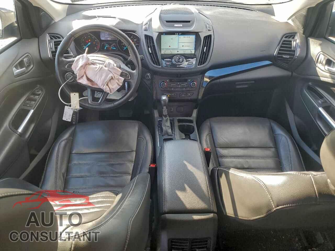 FORD ESCAPE 2017 - 1FMCU9J99HUE83667