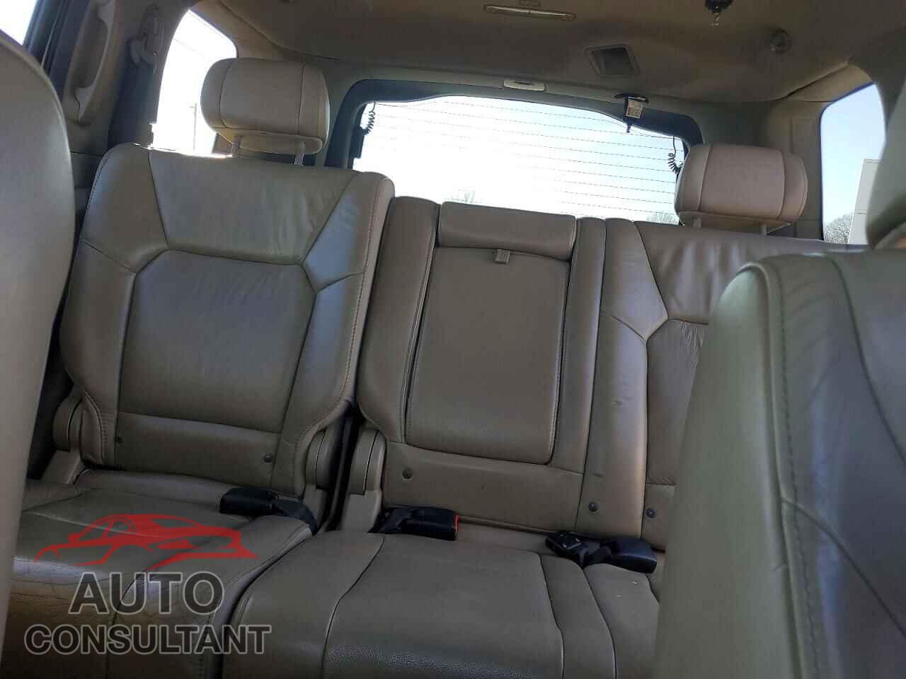 HONDA PILOT 2011 - 5FNYF3H57BB036601