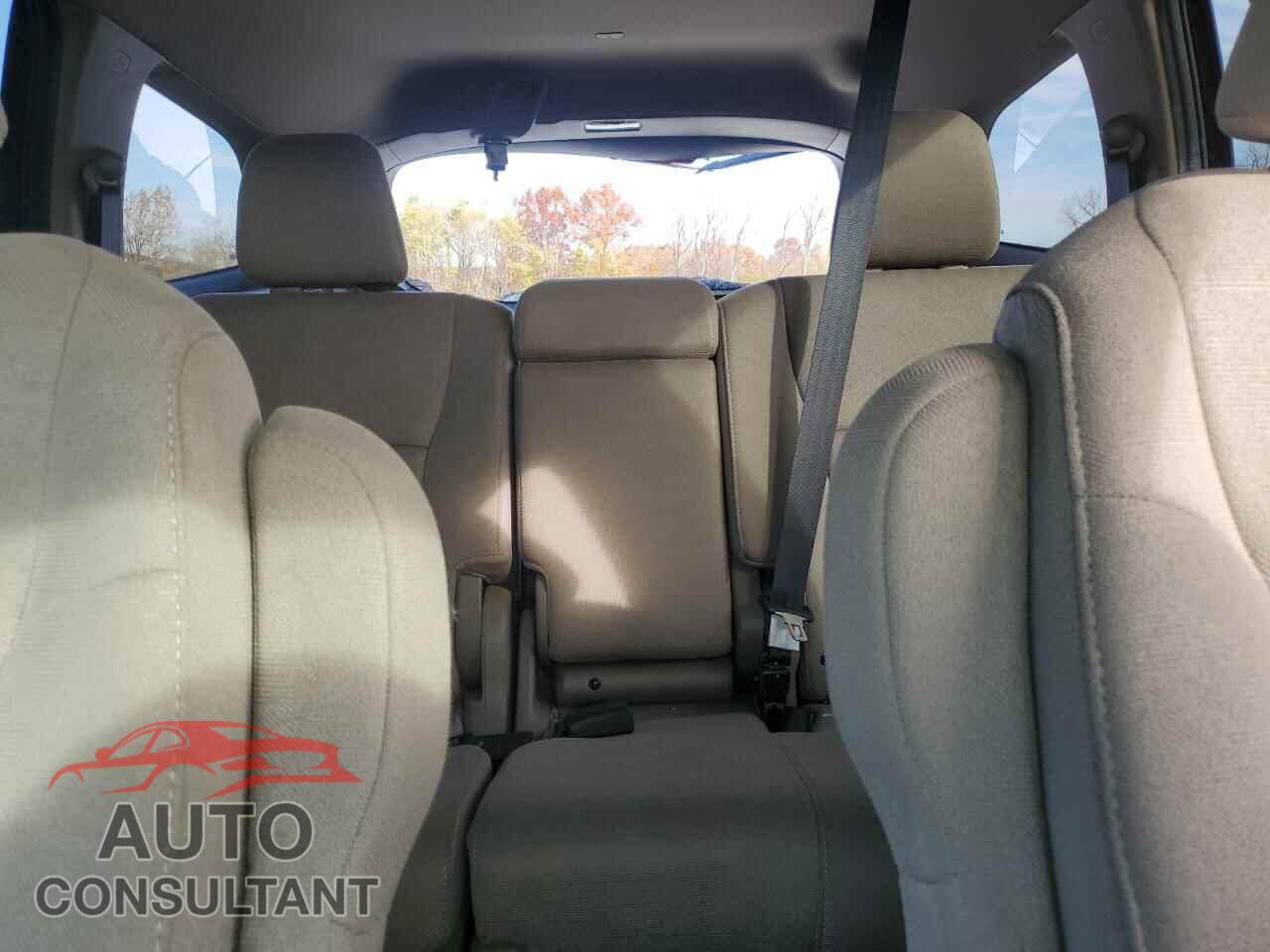 HONDA PILOT 2019 - 5FNYF6H30KB097563