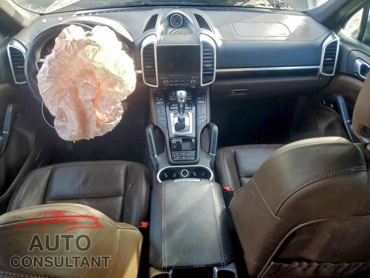 PORSCHE CAYENNE 2017 - WP1AA2A27HKA87486