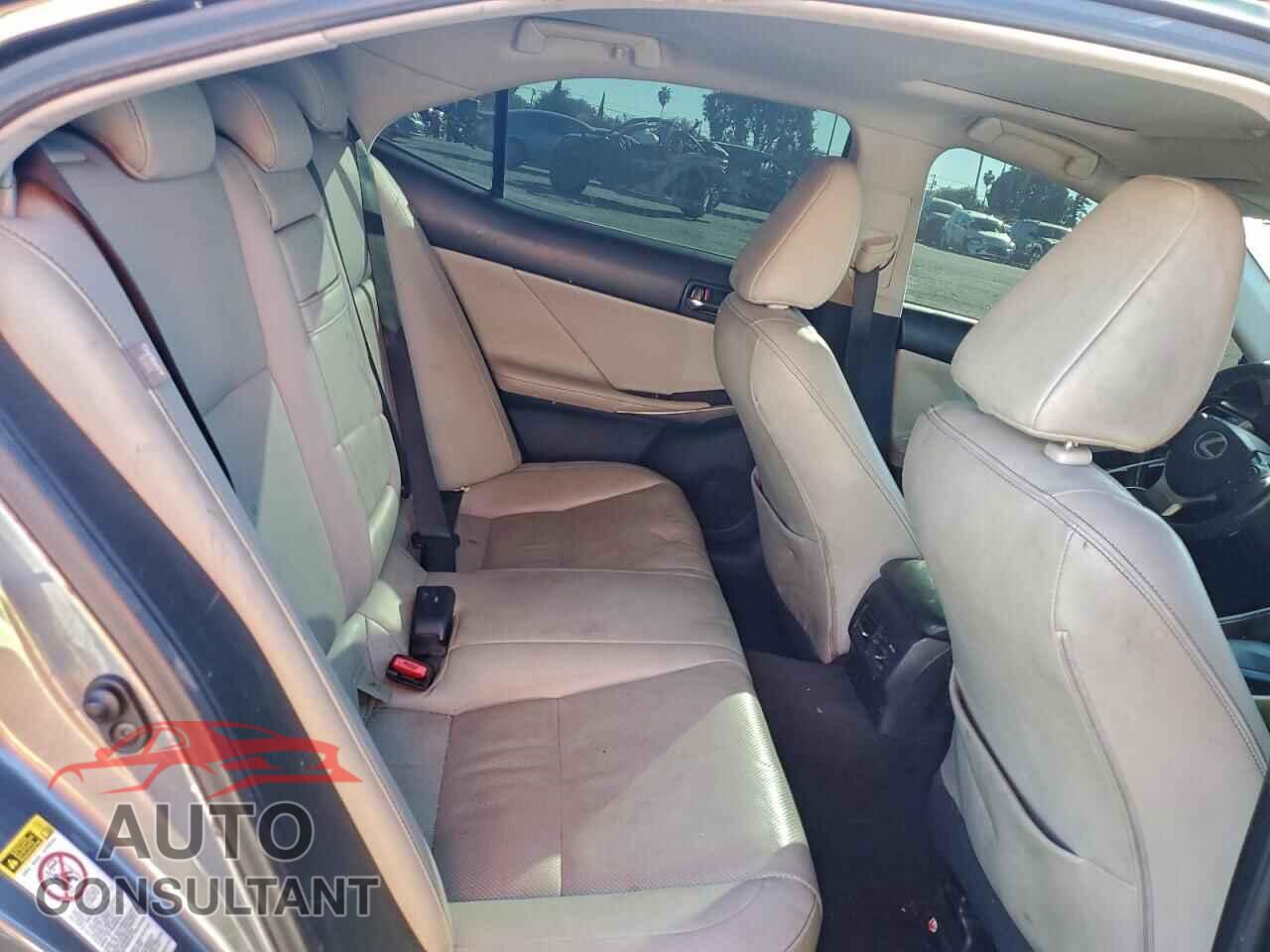 LEXUS IS 2014 - JTHBF1D24E5021077