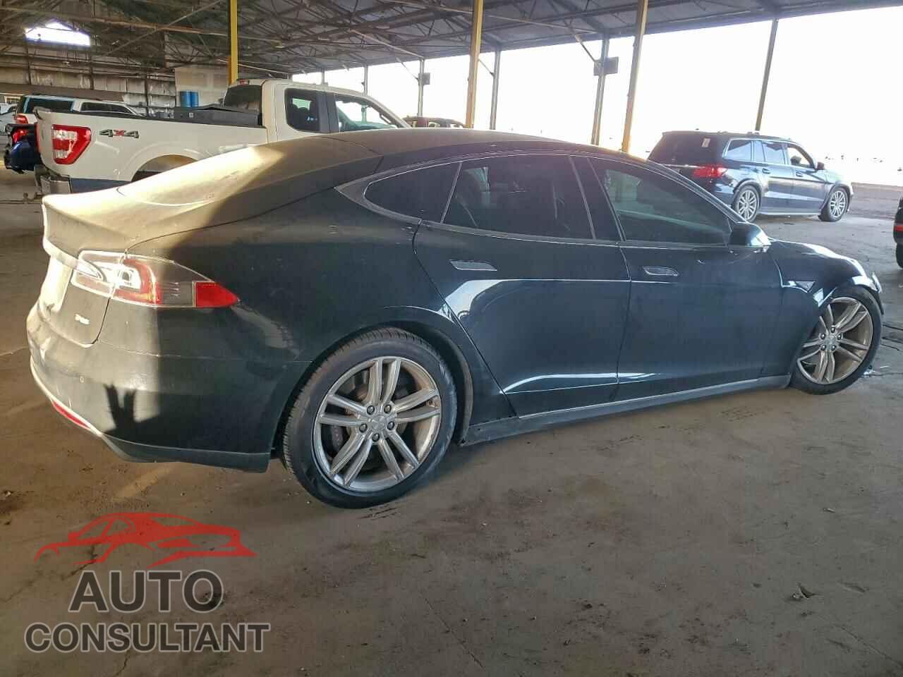 TESLA MODEL S 2013 - 5YJSA1DP3DFP24856