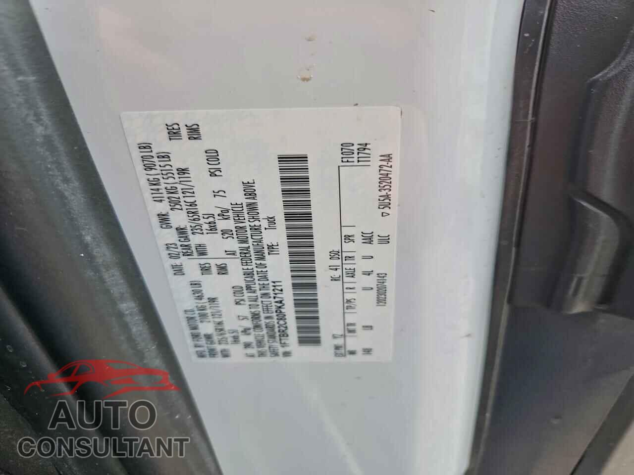 FORD TRANSIT 2023 - 1FTBR2C80PKA71211