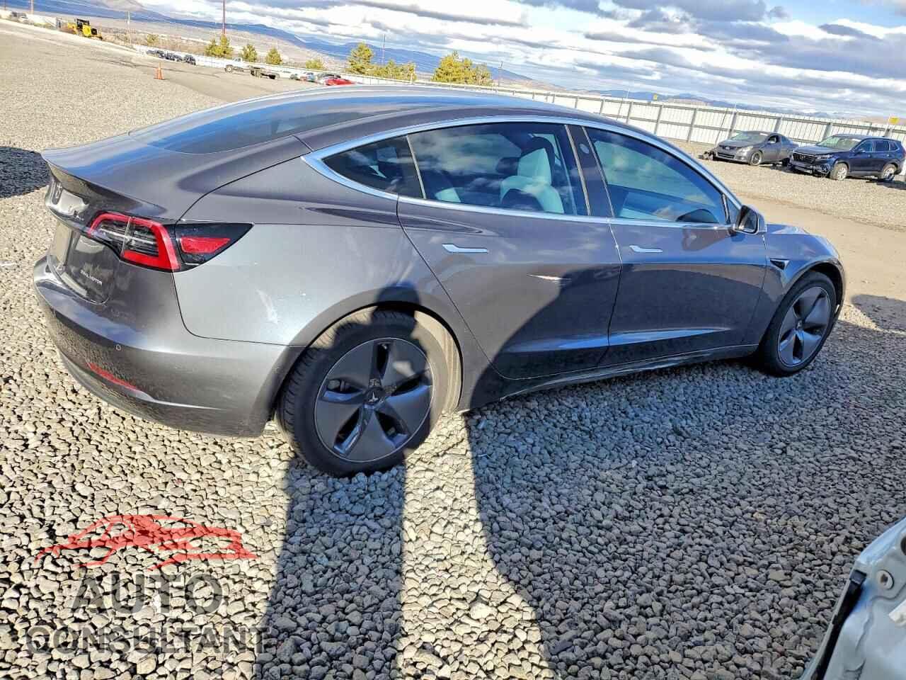 TESLA MODEL 3 2020 - 5YJ3E1EB1LF720265
