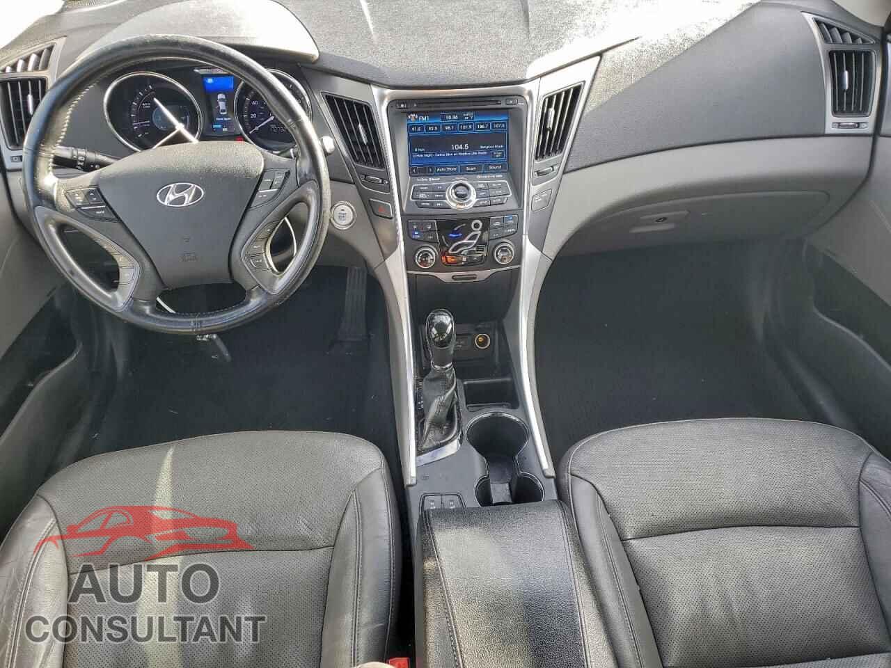 HYUNDAI SONATA 2013 - KMHEC4A44DA093087