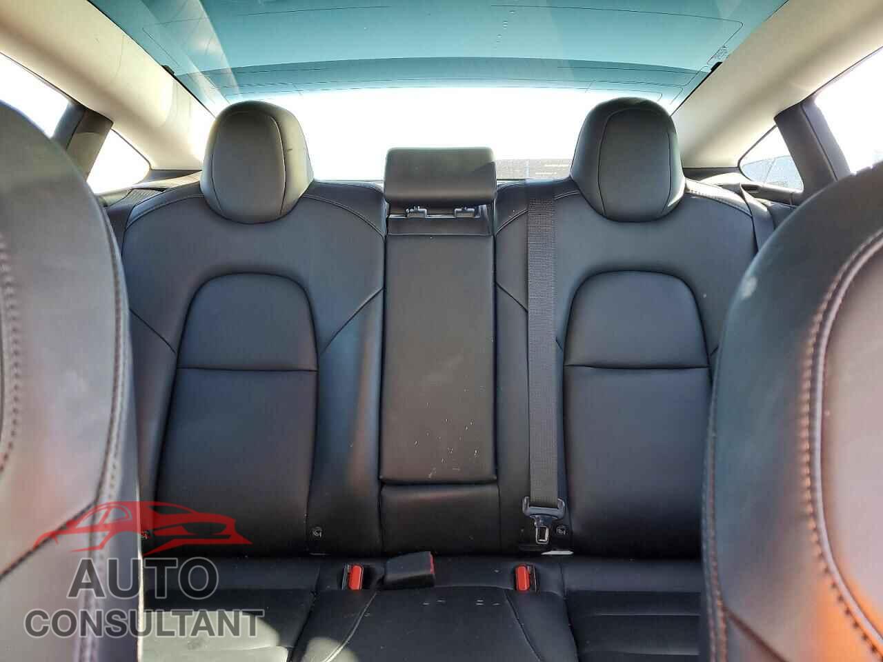 TESLA MODEL 3 2019 - 5YJ3E1EB0KF408422