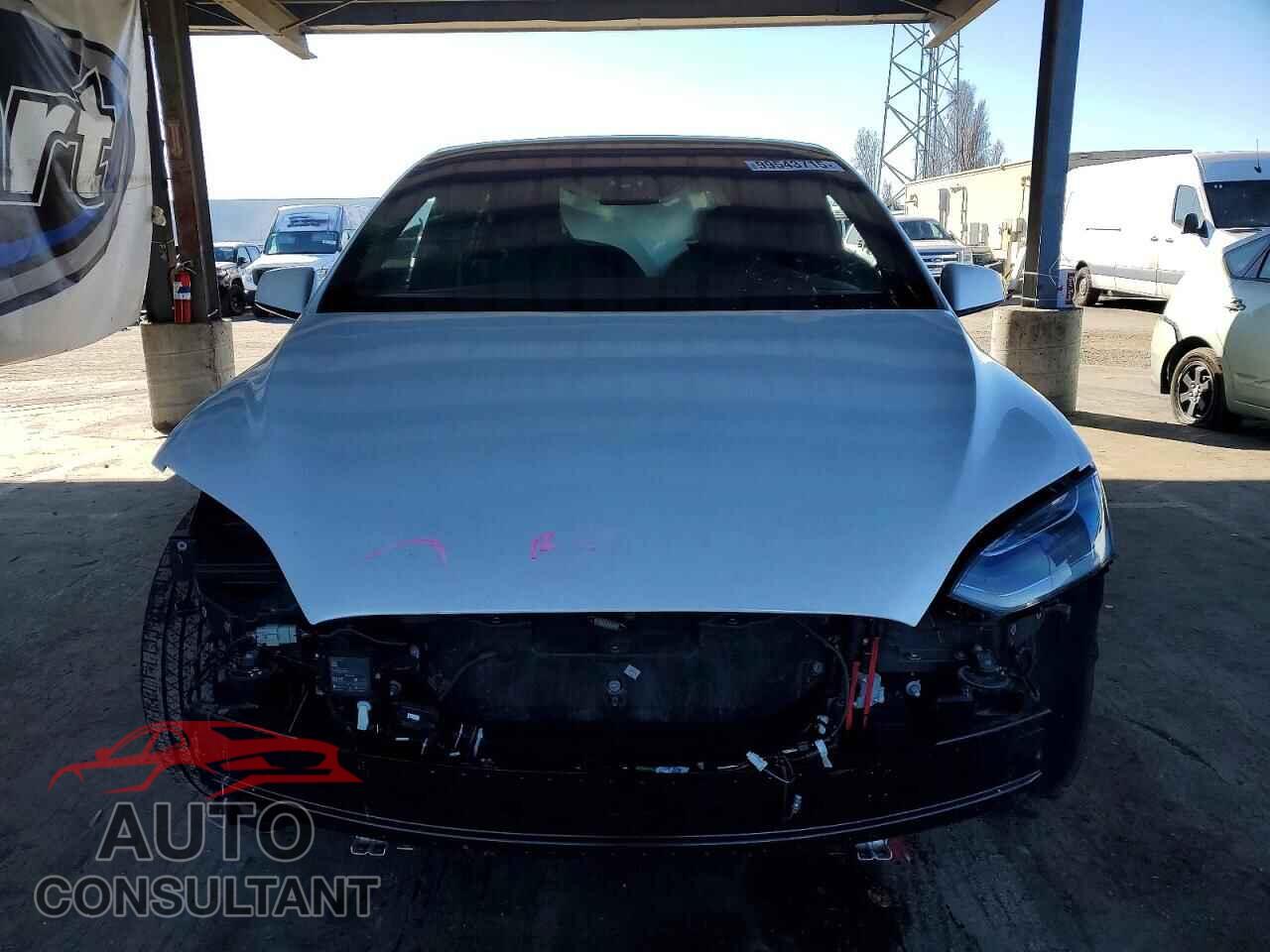 TESLA MODEL X 2020 - 5YJXCAE2XLF296317