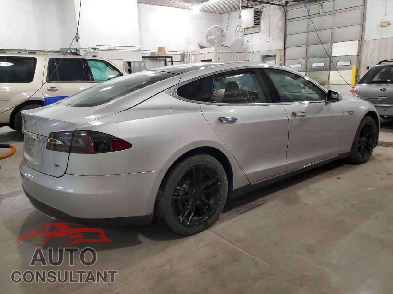 TESLA MODEL S 2013 - 5YJSA1CN6DFP18159