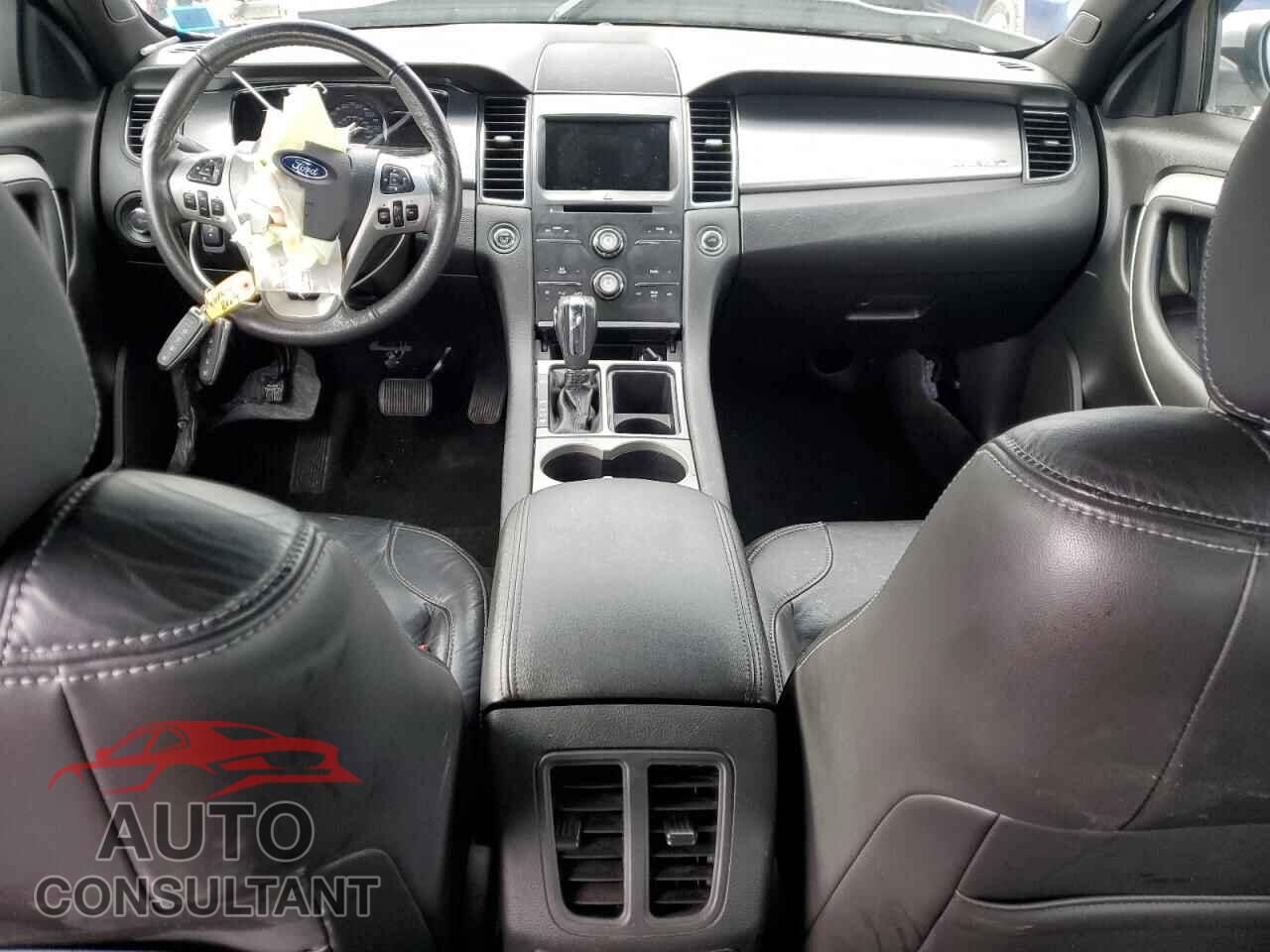 FORD TAURUS 2018 - 1FAHP2E80JG117410