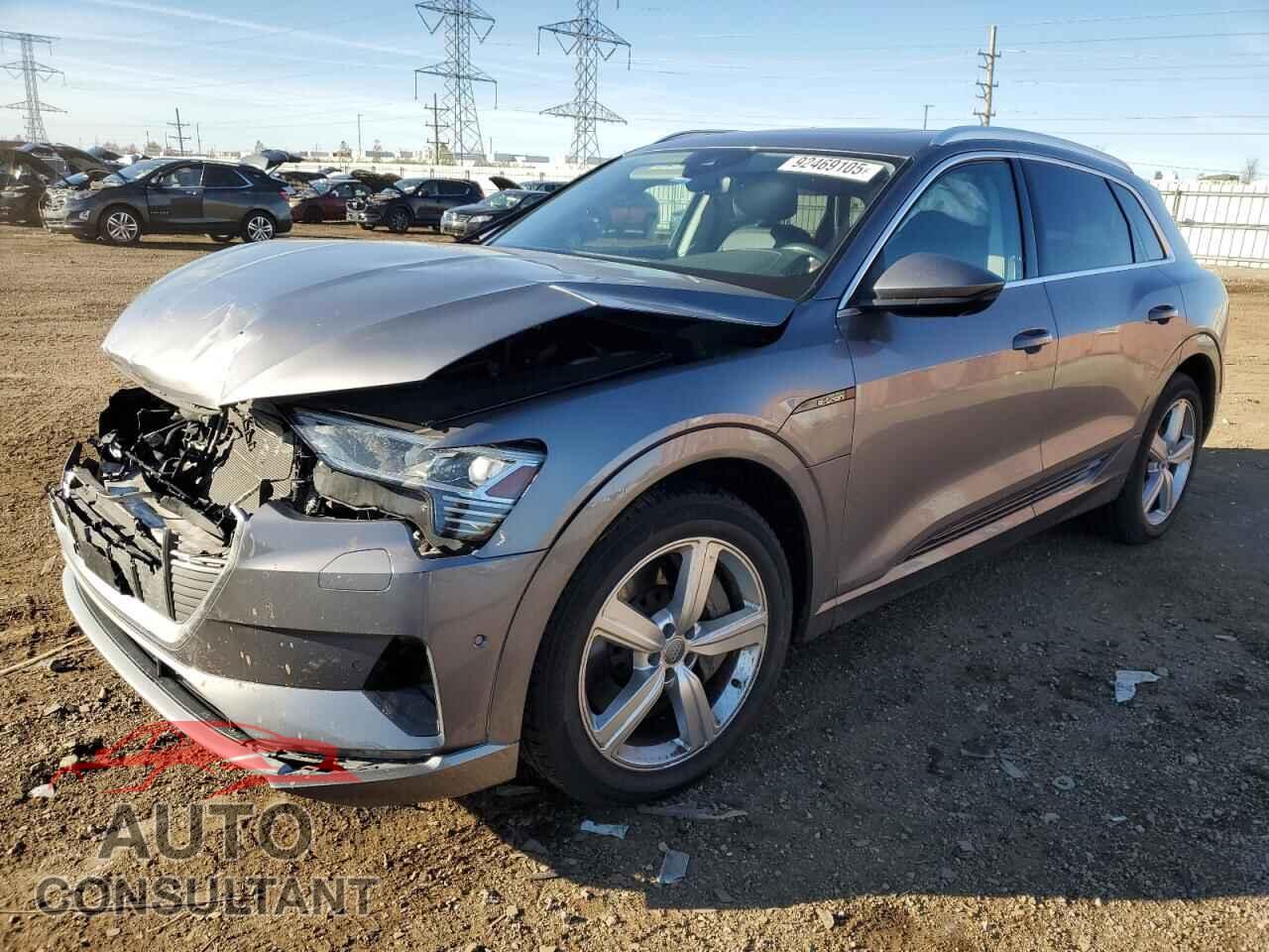 AUDI E-TRON 2019 - WA1LAAGE6KB005352