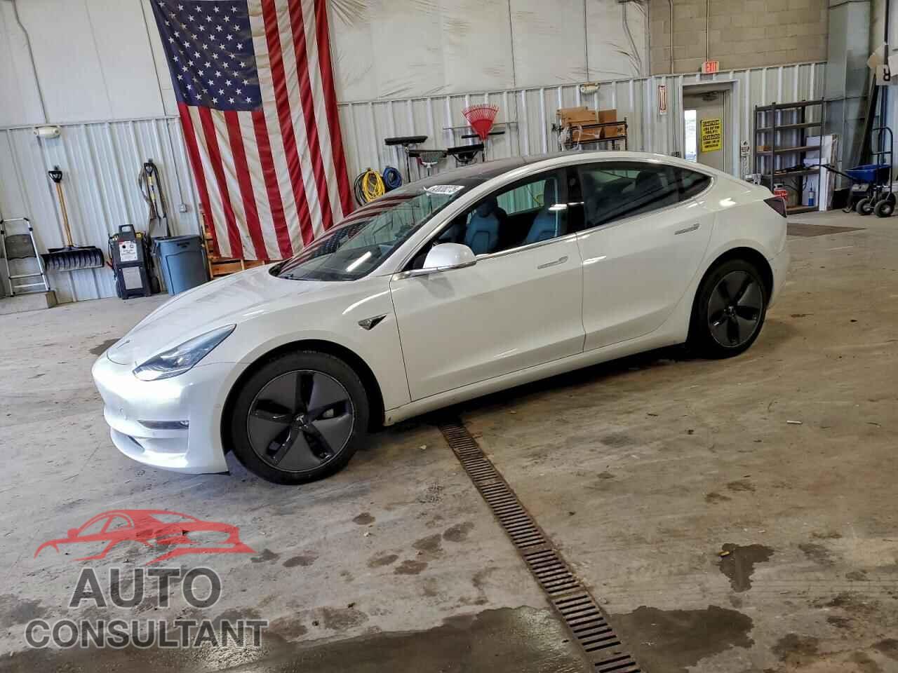 TESLA MODEL 3 2018 - 5YJ3E1EB0JF182560