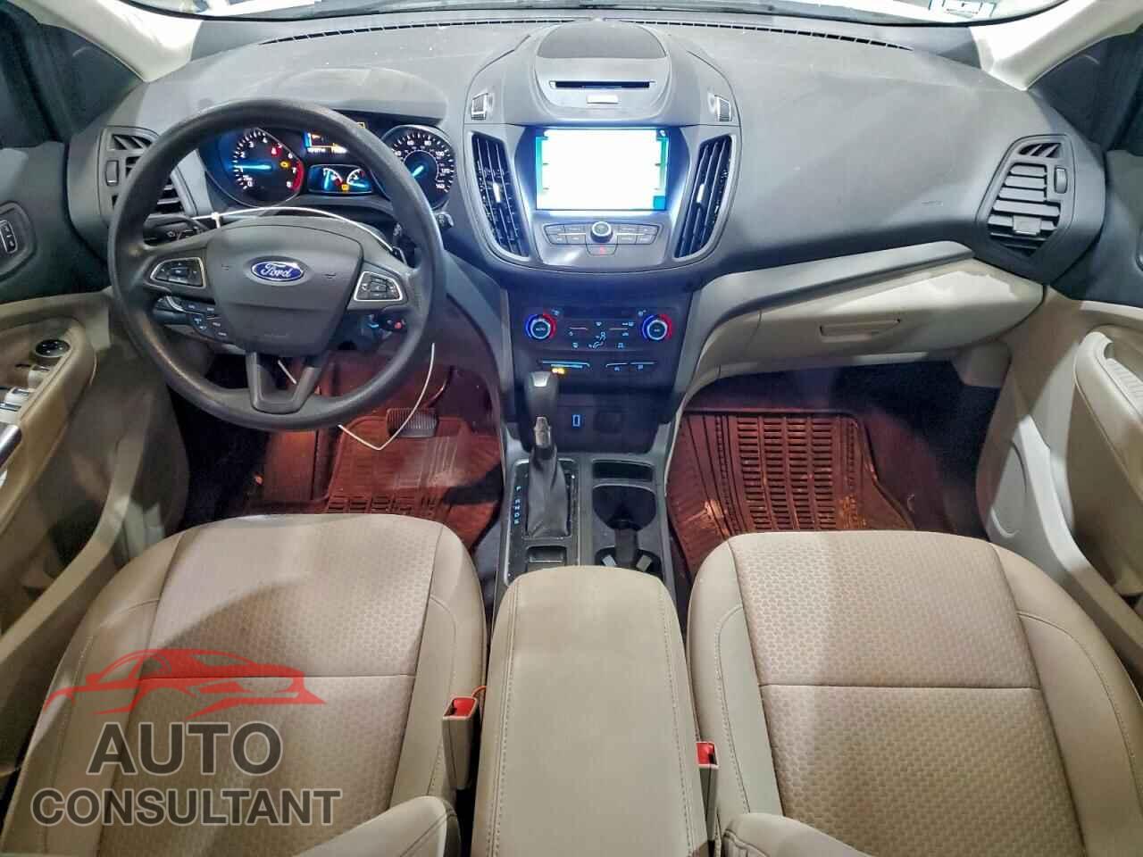 FORD ESCAPE 2017 - 1FMCU9G97HUC54914