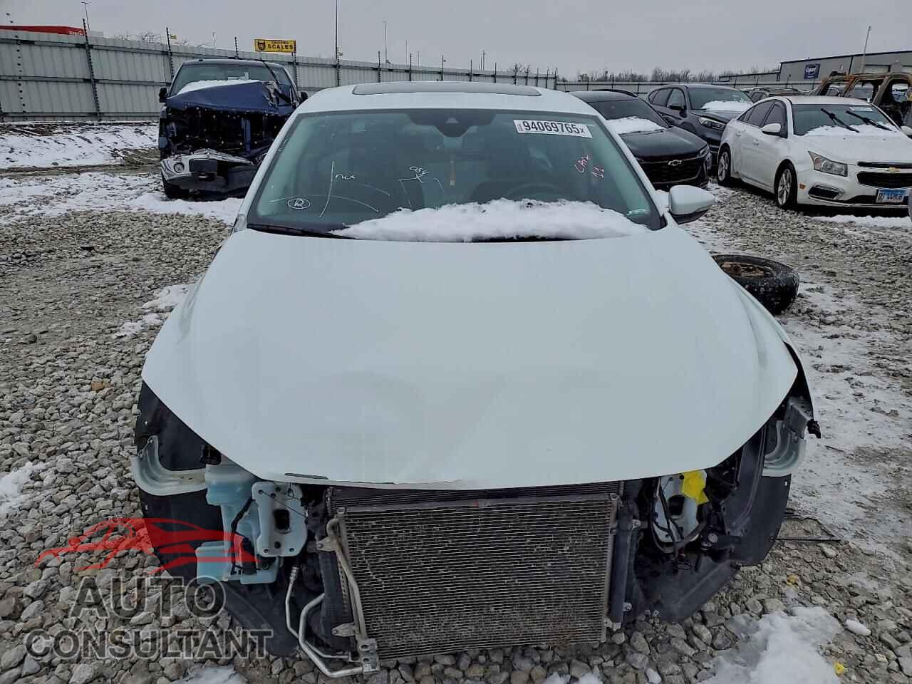 VOLKSWAGEN PASSAT 2021 - 1VWSA7A32MC013972