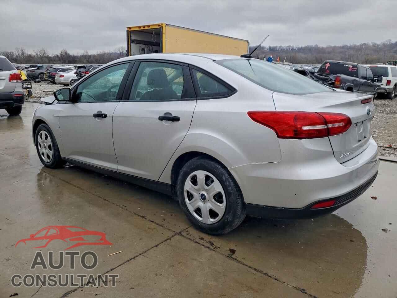 FORD FOCUS 2018 - 1FADP3E23JL243428