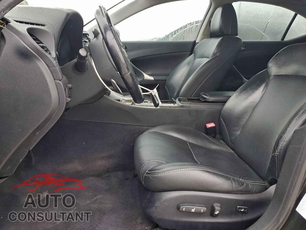 LEXUS IS 2011 - JTHBF5C25B5141202