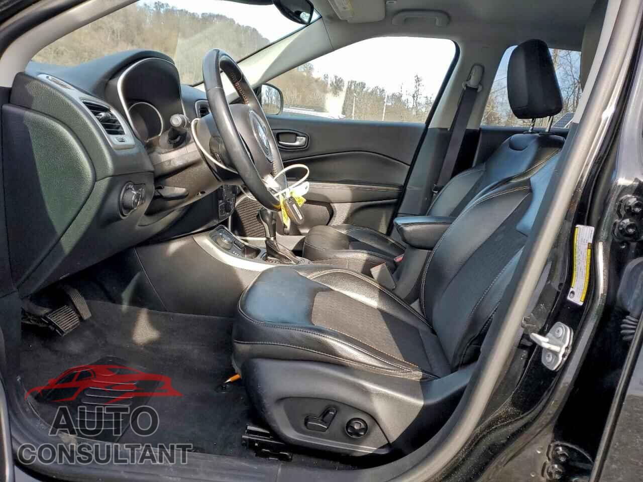 JEEP COMPASS 2018 - 3C4NJDBB3JT239667